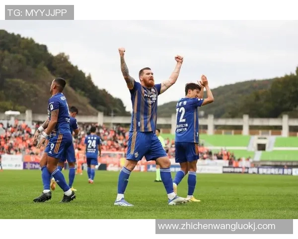 蔚山现代与江原比赛因天气原因推迟球迷期待新赛程安排 蔚山现代与江原比赛因天气原因推迟球迷期待新赛程安排