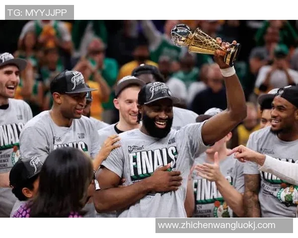 杰伦布朗在NBA赛场上的成长与挑战解析 杰伦布朗在NBA赛场上的成长与挑战解析